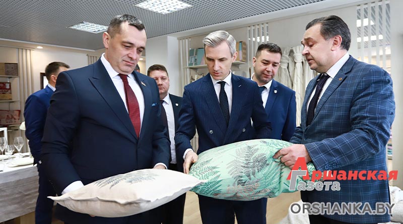 Делегация Смоленской области во главе с губернатором посетила Оршанский льнокомбинат