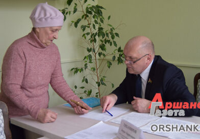 Борис Тихамиров провел личный прием граждан в Орше