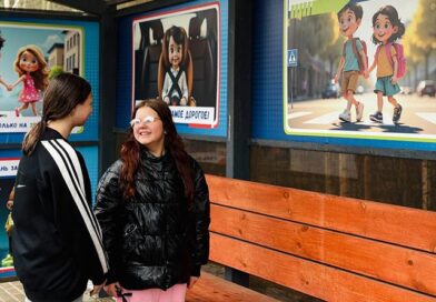 В Орше появилась тематическая остановка, посвященная правилам дорожного движения