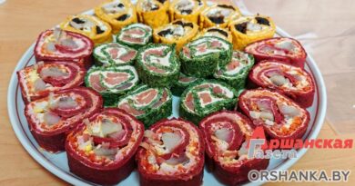 Готовим свекольный рулет с сельдью и творожным сыром