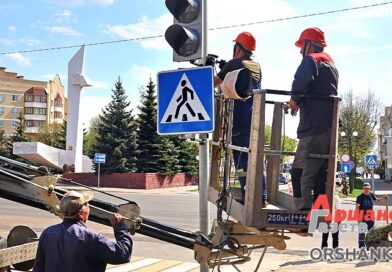 На улице Мира в Орше устанавливают светофоры На улице Мира в Орше устанавливают светофоры
