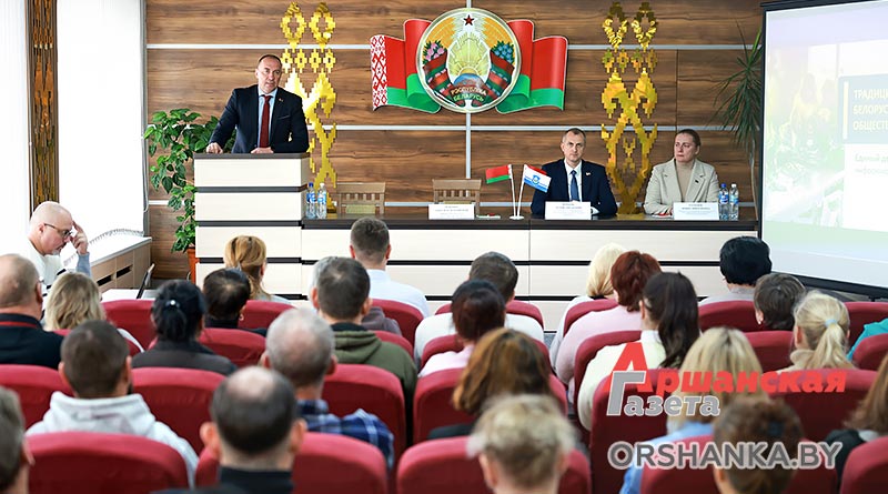 Министр труда и соцзащиты встретился с коллективом птицефабрики Оршанской Министр труда и соцзащиты встретился с коллективом птицефабрики Оршанской