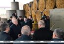 Александр Лукашенко об индивидуальном подходе в сельхозработах: пусть практики определятся, что им возделывать Александр Лукашенко об индивидуальном подходе в сельхозработах: пусть практики определятся, что им возделывать